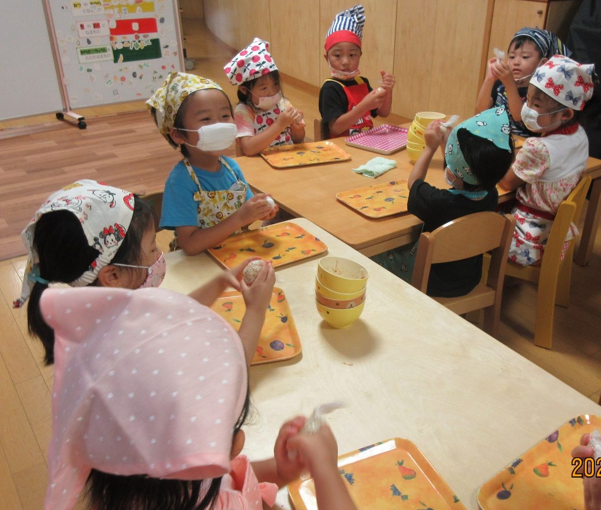 保護中: にじぐみクッキング～おかかおにぎりをつくろう