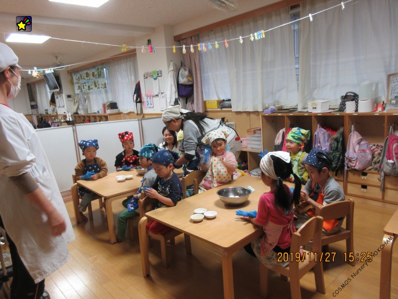 第2回食育月間・幼児クラスではクッキング体験をしました